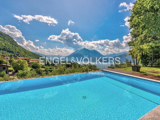 Villa in vendita a Perledo LC