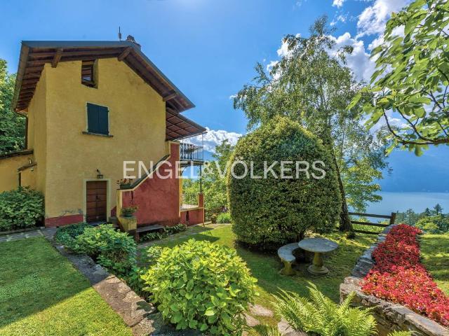 Villa in vendita a Perledo LC