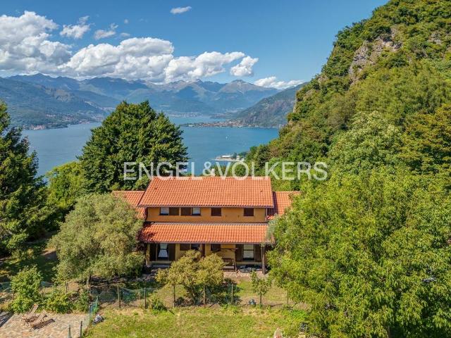 Villa in vendita a Perledo LC