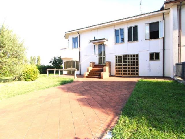Villa in vendita a Pernumia PD
