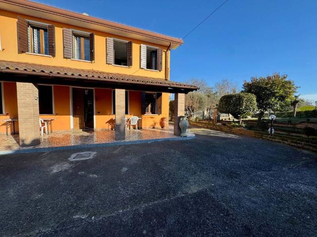 Villa in vendita a Pernumia PD