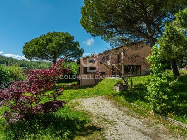 Villa in vendita a Perugia 385m² Perugia
