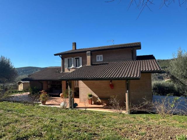 Villa in vendita a Perugia PG