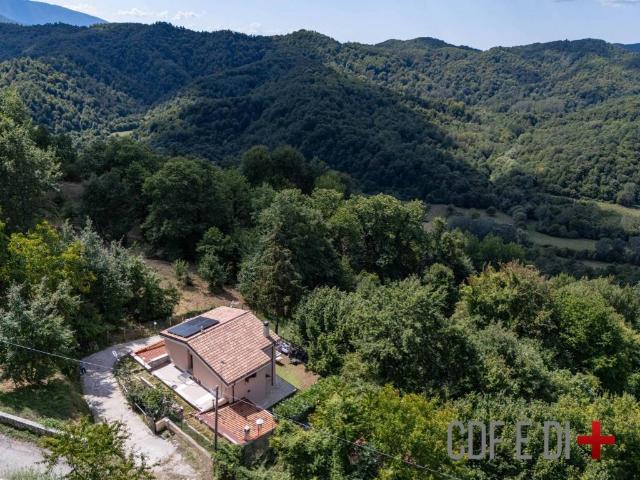 Villa in vendita a Pescorocchiano RI