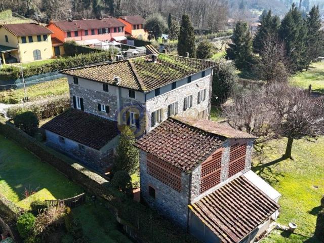 Villa in vendita a Pescaglia LU