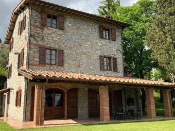 Villa in vendita a Pescaglia LU