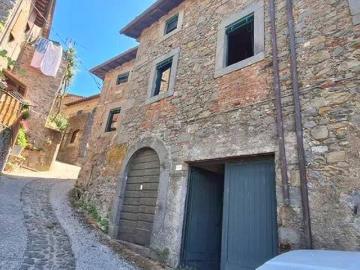 Villa in vendita a Pescaglia LU