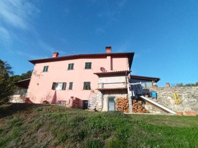 Villa in vendita a Pescaglia LU