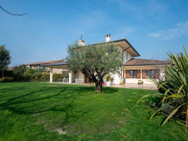 Villa in vendita a Pescantina VR