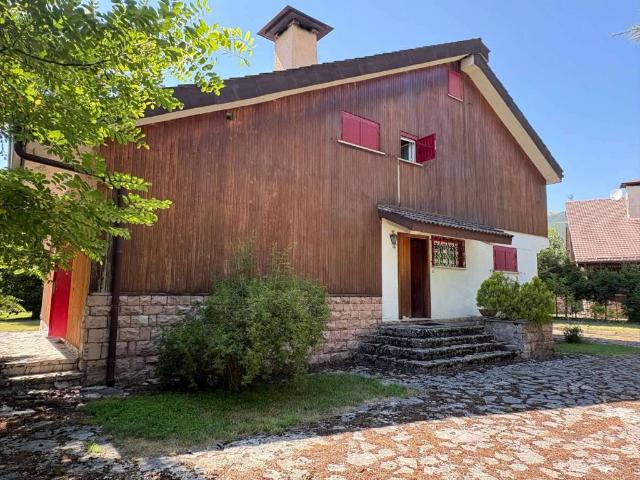 Villa in vendita a Pescasseroli AQ