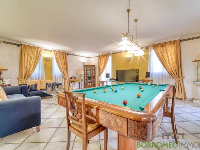 Villa in vendita a Peschiera Borromeo MI