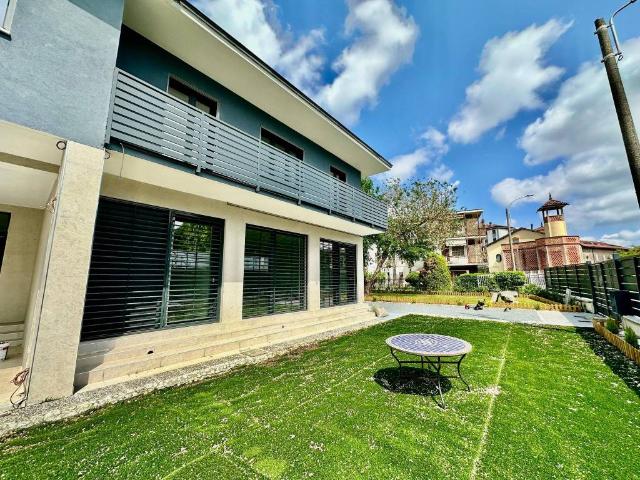 Villa in vendita a Peschiera Borromeo MI