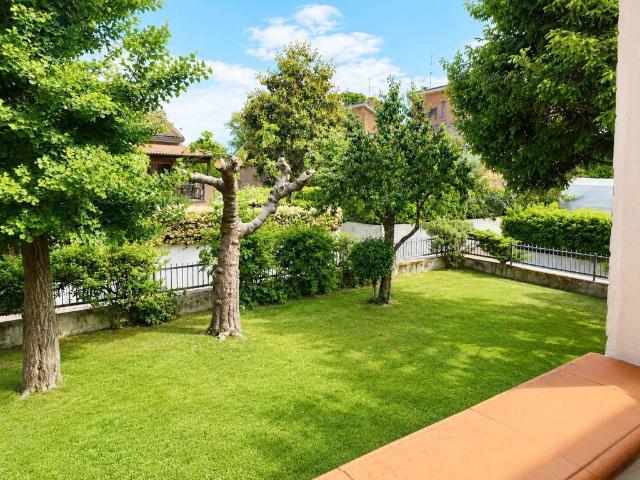 Villa in vendita a Peschiera Borromeo MI