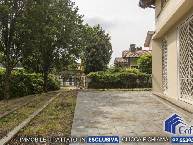 Villa in vendita a Peschiera Borromeo MI
