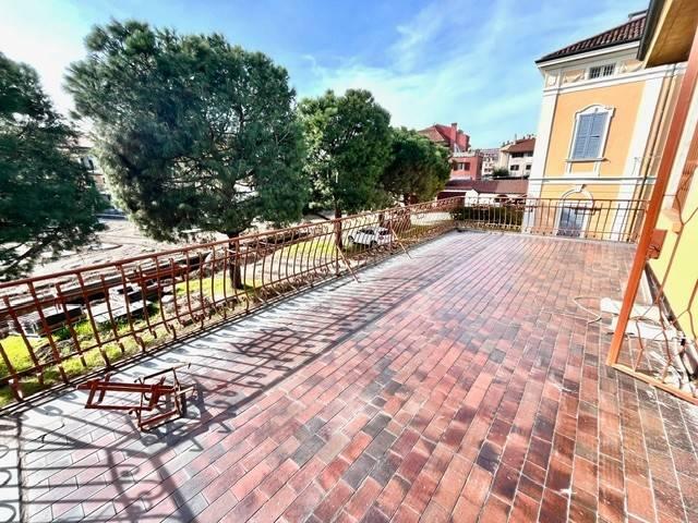 Villa in vendita a Peschiera Borromeo MI