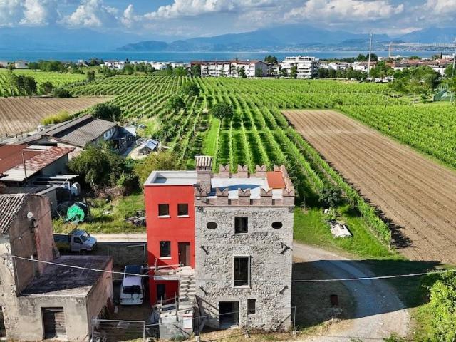 Villa in vendita a Peschiera del Garda VR
