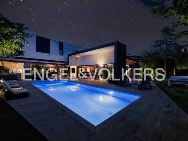 Villa in vendita a Peschiera del Garda VR