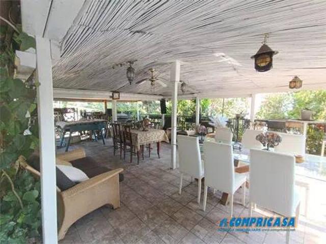 Villa in vendita a Peschiera del Garda VR