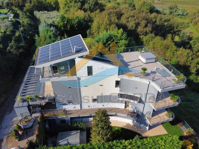 Villa in vendita a Peschiera del Garda VR