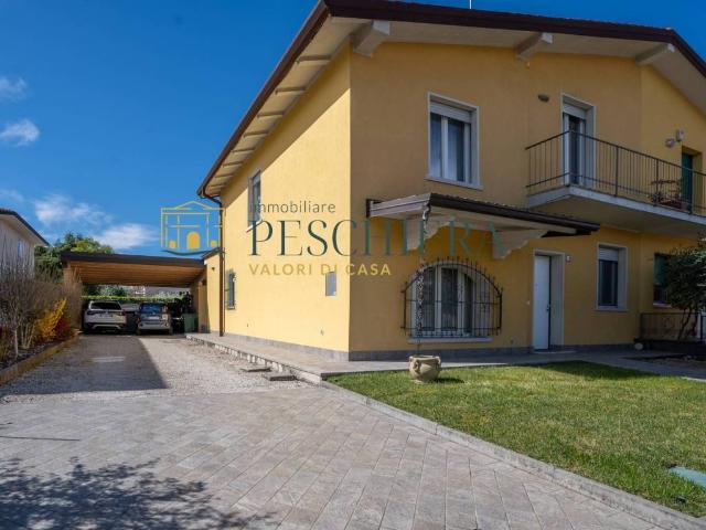 Villa in vendita a Peschiera del Garda VR