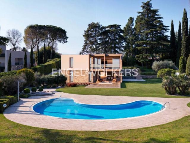 Villa in vendita a Peschiera del Garda VR
