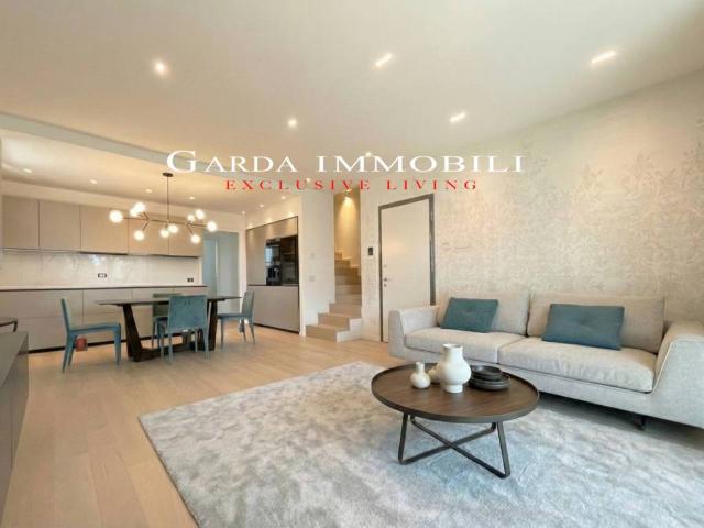 Villa in vendita a Peschiera del Garda VR