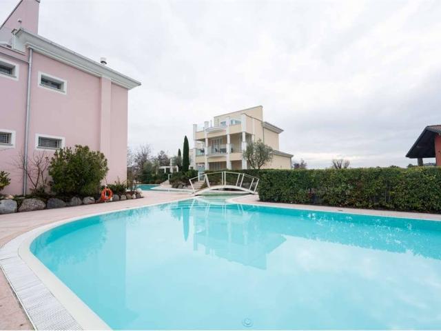 Villa in vendita a Peschiera del Garda VR