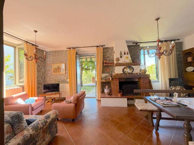 Villa in vendita a Pescia PT