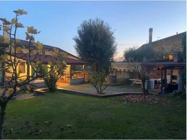 Villa in vendita a Pescia PT