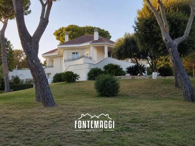 Villa in vendita a Pesaro PU