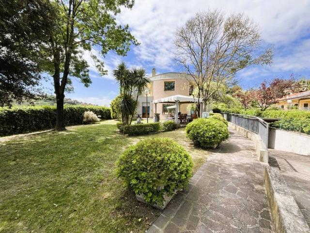 Villa in vendita a Pesaro PU