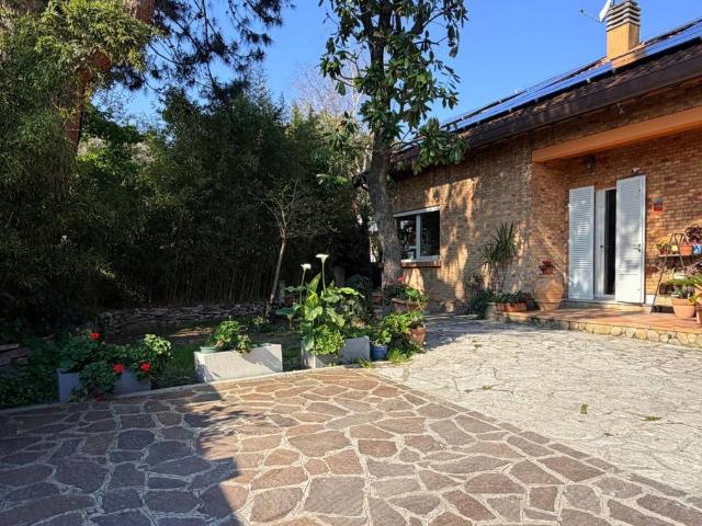 Villa in vendita a Pesaro PU