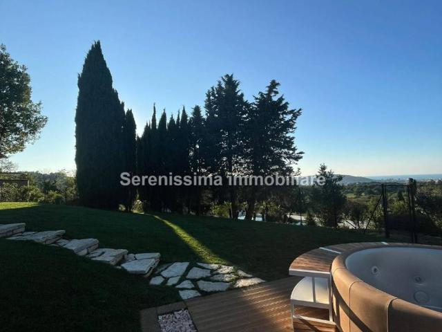 Villa in vendita a Pesaro PU