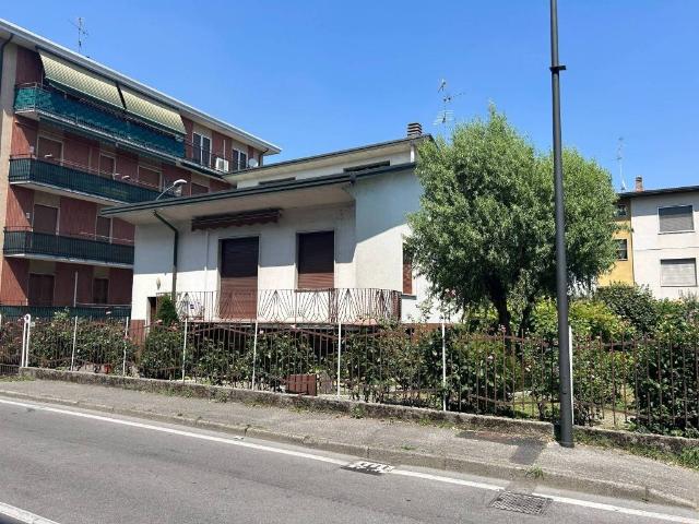 Villa in vendita a Pessano con Bornago MI