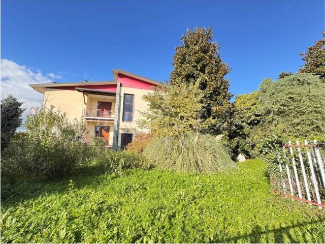Villa in vendita a Pessano con Bornago MI