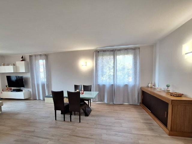 Villa in vendita a Pessano con Bornago MI