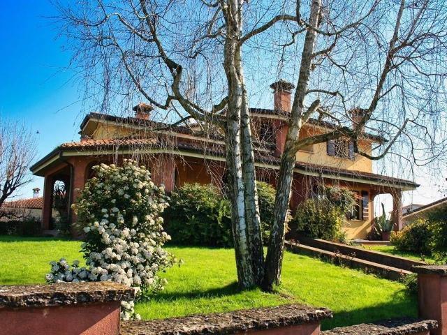 Villa in vendita a Piubega MN
