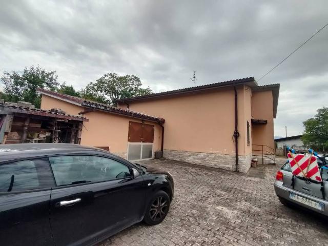 Villa in vendita a Pizzoli AQ