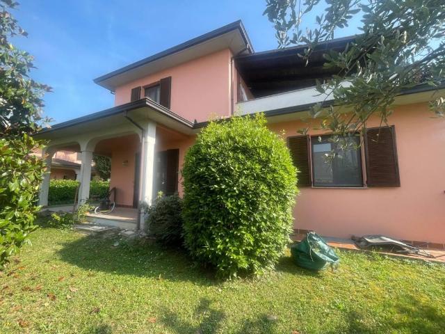 Villa in vendita a Piacenza PC