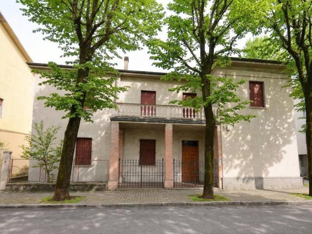 Villa in vendita a Piacenza PC