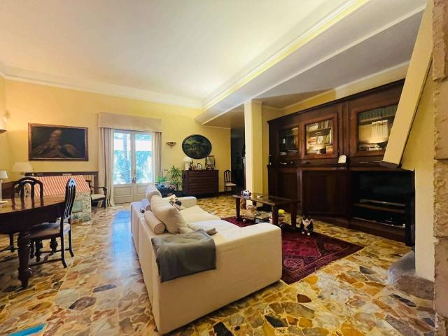 Villa in vendita a Piacenza PC