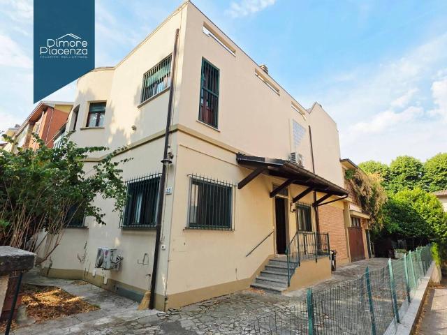 Villa in vendita a Piacenza PC