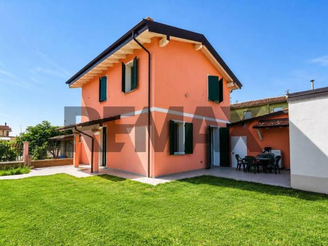 Villa in vendita a Piadena Drizzona CR