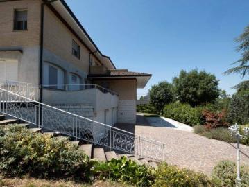 Villa in vendita a Pianoro BO