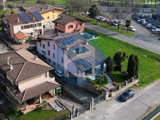 Villa in vendita a Piancogno BS