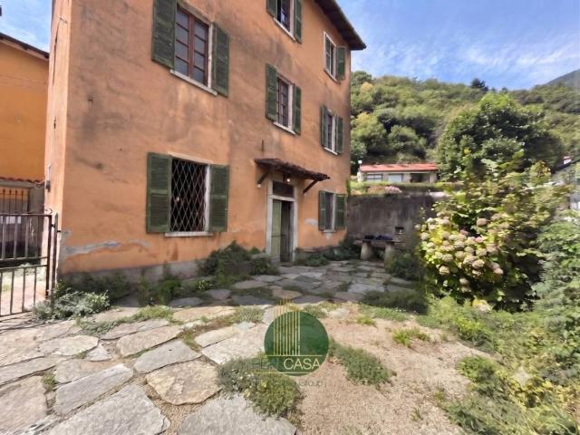 Villa in vendita a Pianello del Lario CO