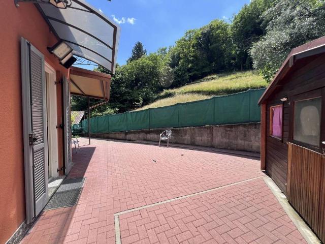 Villa in vendita a Pianello del Lario CO