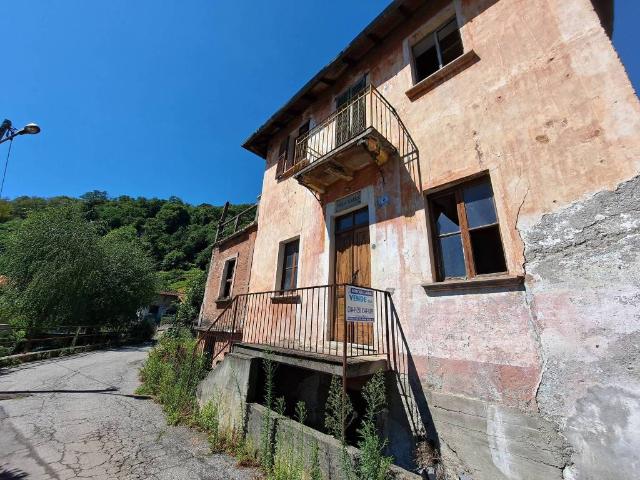 Villa in vendita a Pianello del Lario CO