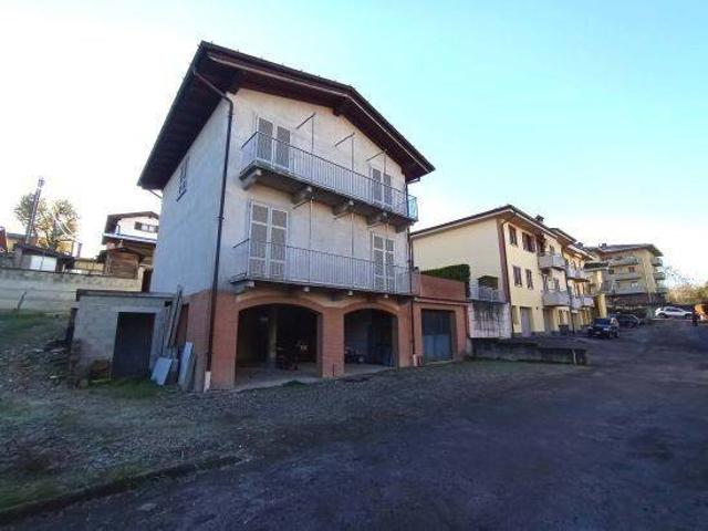 Villa in vendita a Pianello Val Tidone PC