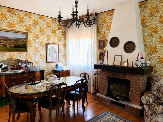 Villa in vendita a Pianello Val Tidone PC